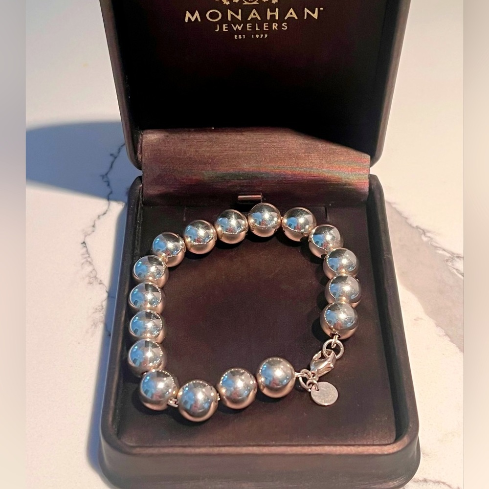Authentic and Classy Tiffany & Co Ball Bracelet, 10mm. Huge discount!